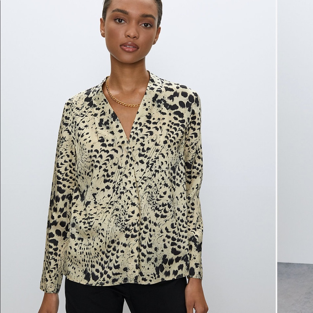 Babaton aritzia power blouse size S NWT